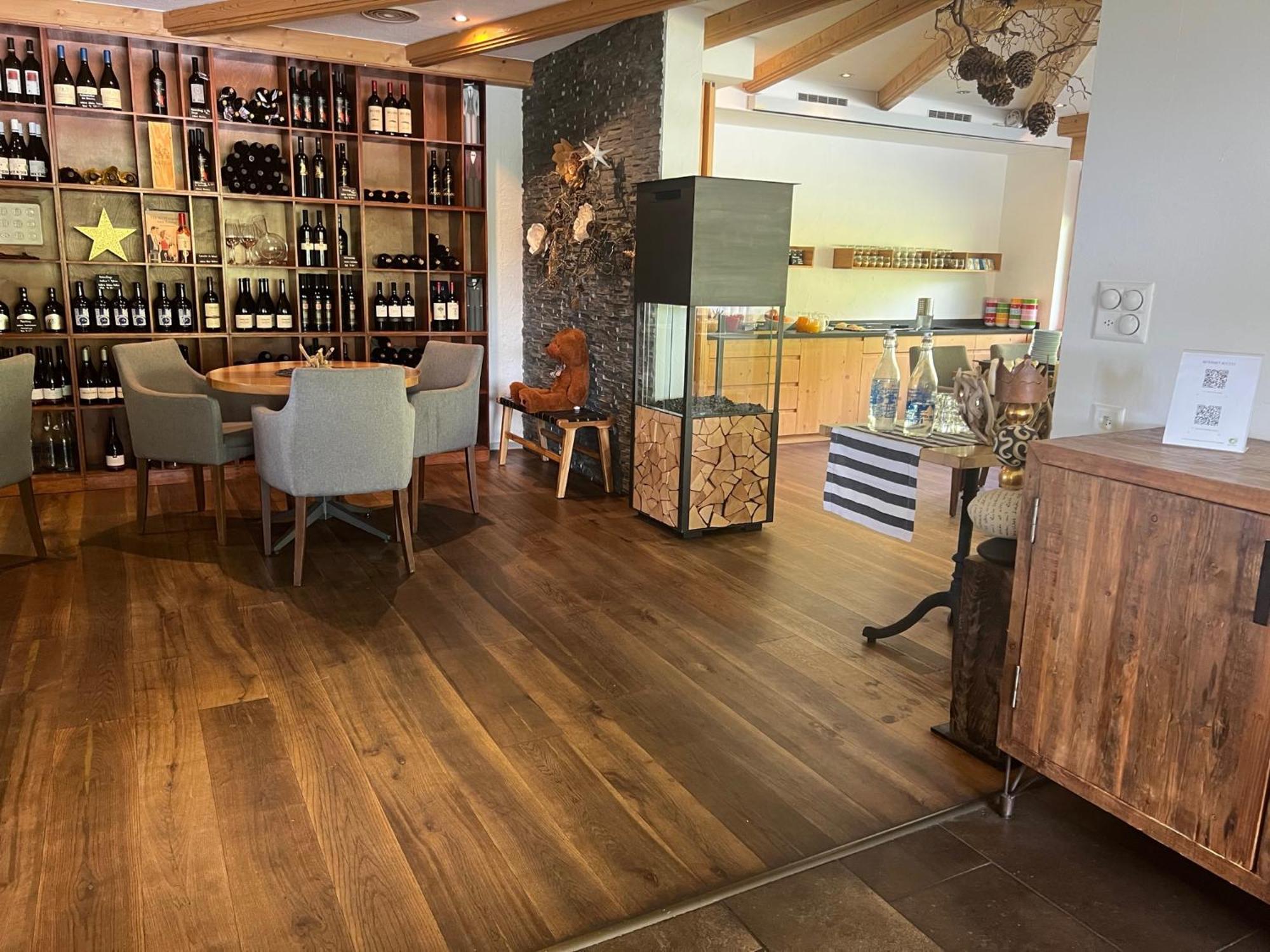 פיש Hotel Alpina מראה חיצוני תמונה